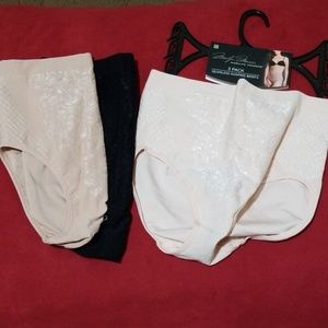 Seamless shaping Briefs